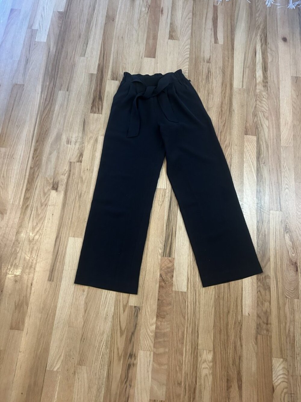 lululemon Noir Pant Black High Rise Wide Leg Tie Waist Pleated Trouser Size 4